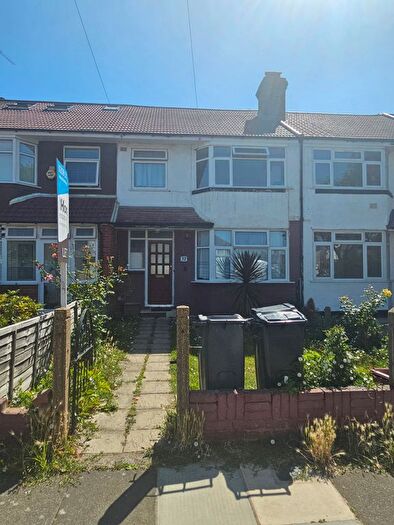3 Bedroom Terraced House For Sale In Rosebery Road, Hounslow, TW3
