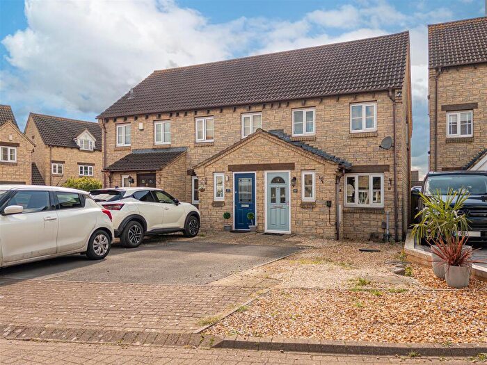 3 Bedroom End Of Terrace House For Sale In Bowmans Court, Melksham, SN12