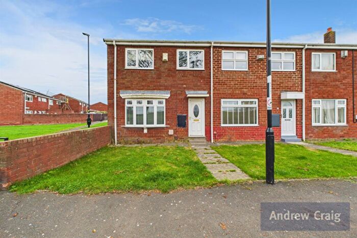 3 Bedroom End Of Terrace House For Sale In Totnes Close, Thorney Close, SR3