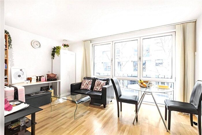 Apartment To Rent In Indescon Square, London, E14