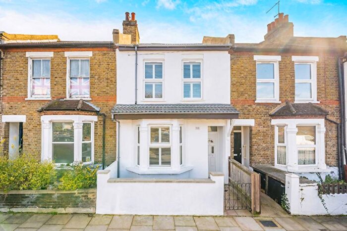 3 Bedroom Property To Rent In Maybury Street, Tooting, SW17