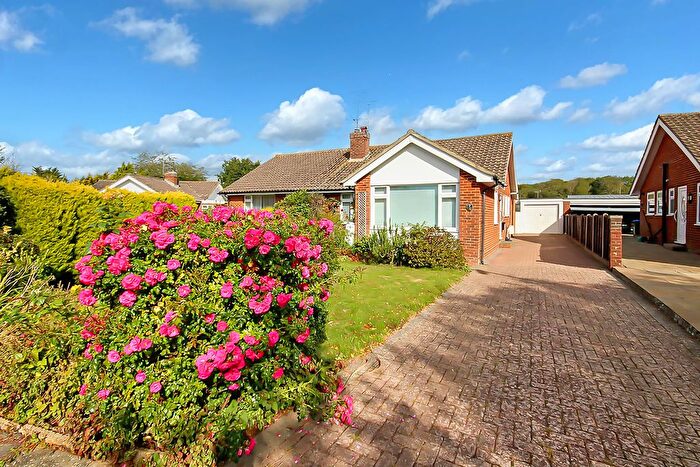 2 Bedroom Property For Sale In Furzefield Close, Angmering, BN16