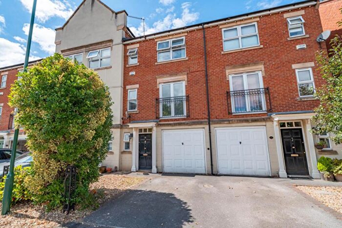 3 Bedroom Town House For Sale In Regents Place, Nottingham, NG11