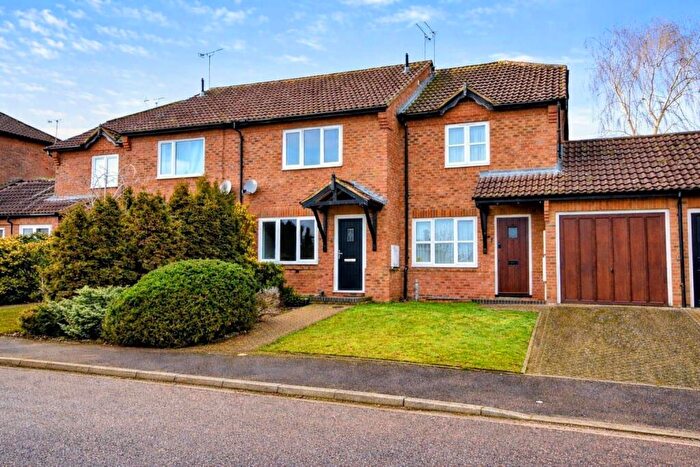 2 Bedroom Terraced House For Sale In Epsom Close, Southcott Village, LU7