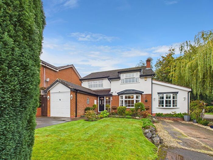 4 Bedroom Detached House For Sale In Nathan Close, Four Oaks, Sutton Coldfield, B75