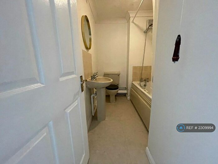 1 Bedroom Flat To Rent In Stour Road, Harwich, CO12