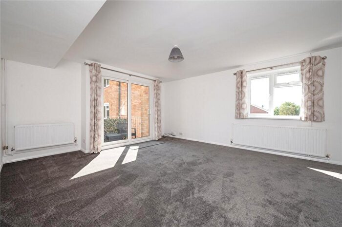 2 Bedroom Maisonette To Rent In Hughenden Road, St. Albans, Hertfordshire, AL4