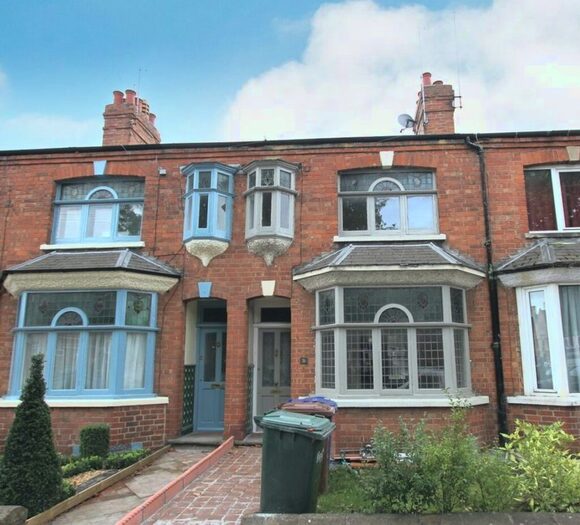 3 Bedroom Terraced House To Rent In Warwick Road, Banbury, Oxon, OX16