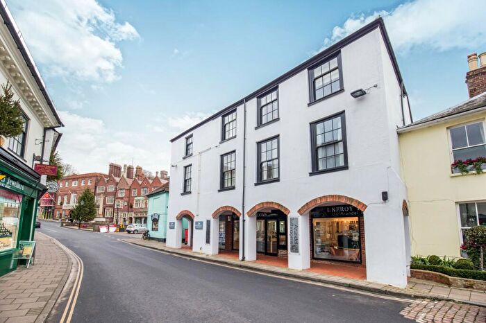 2 Bedroom Apartment To Rent In High Street, Arundel, BN18