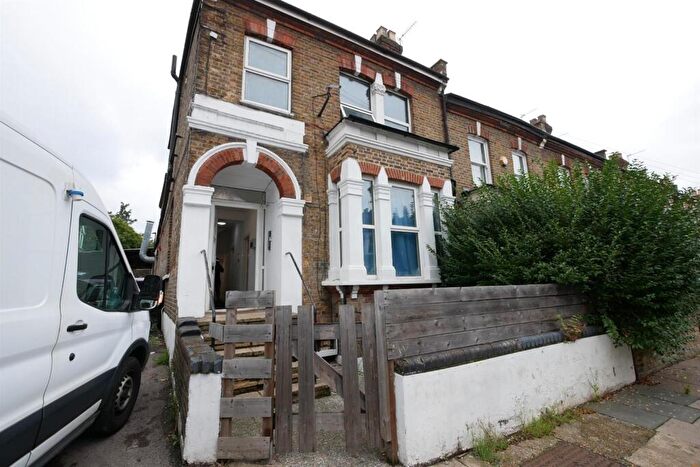 Studio To Rent In Cranbrook Park, Wood Green, N22
