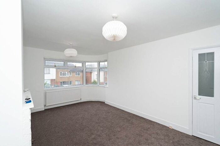2 Bedroom Maisonette To Rent In Devon Road, Watford, WD24