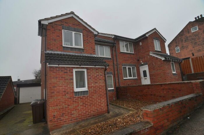 3 Bedroom Semi-Detached House To Rent In Clarkes Croft, Wombwell, S73
