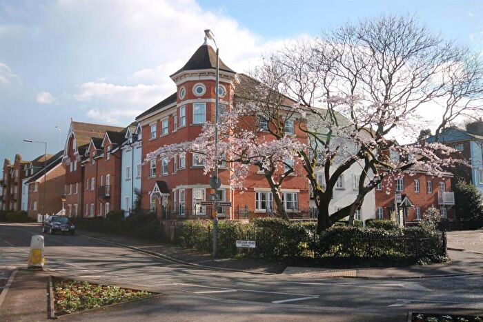 3 Bedroom Apartment To Rent In Horsham Road, Dorking, RH4