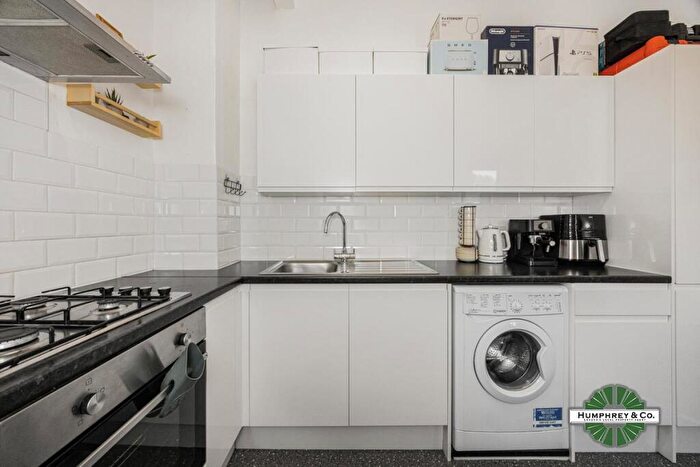 1 Bedroom Flat To Rent In Bulwer Road, E11