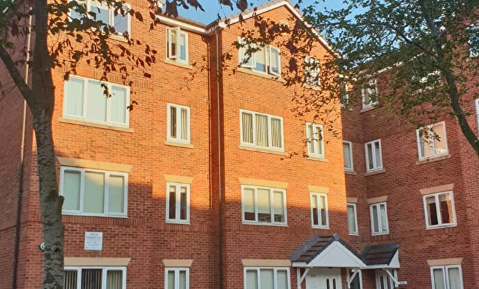 2 Bedroom Flat To Rent In Woodsome Park, Woolton, L25