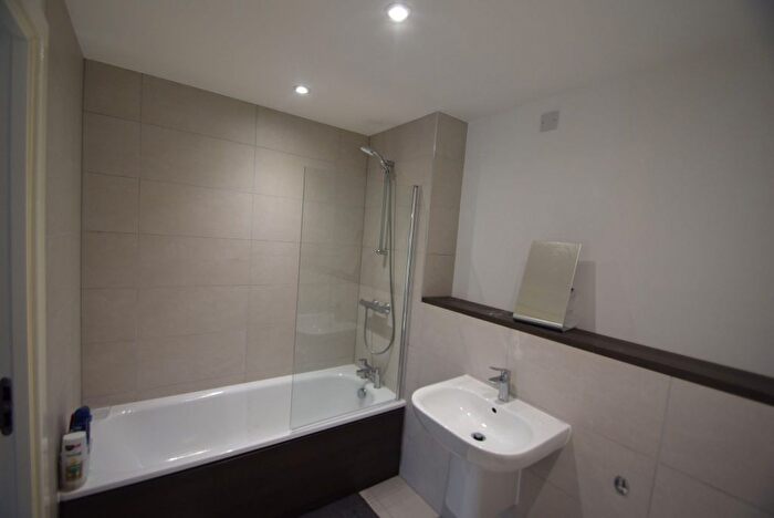 2 Bedroom Flat To Rent In Downtown, Woden Street, Salford, M5