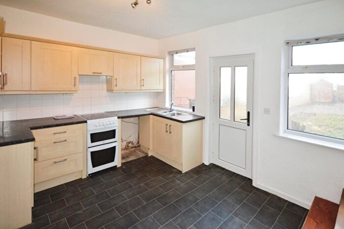 2 Bedroom End Of Terrace House To Rent In Devonshire Avenue East, Hasland, Chesterfield, Derbyshire, S41