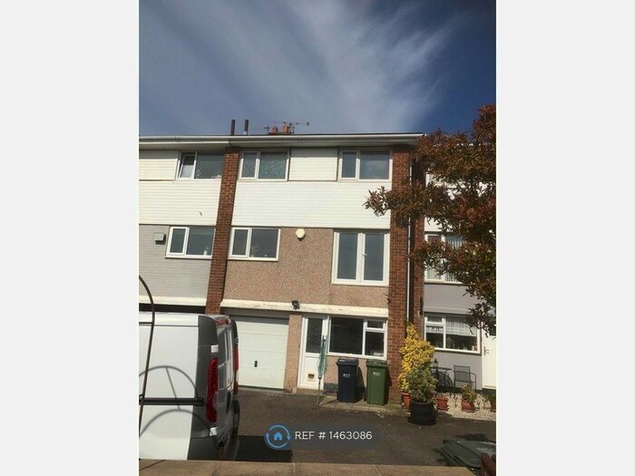 3 Bedroom Terraced House To Rent In Grange Court, Gateshead, NE10