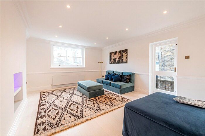 2 Bedroom Flat To Rent In Queens Gate Gardens, South Kensington, London, SW7