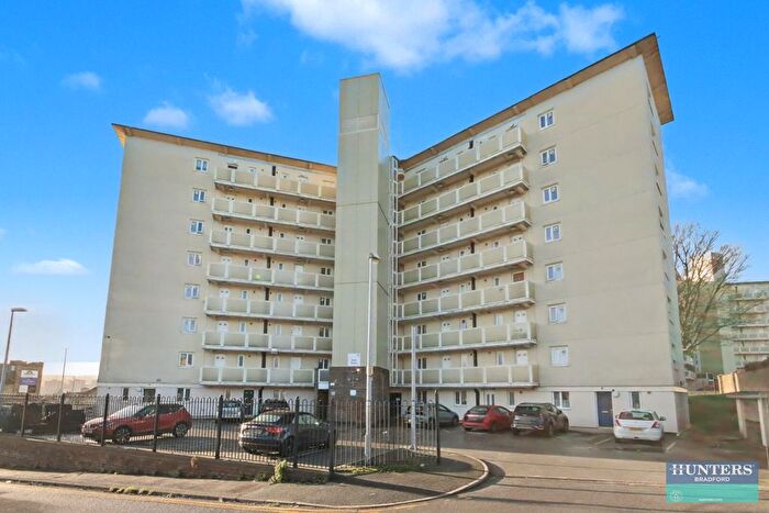 2 Bedroom Flat For Sale In Ruth House, Otley Road Bradford, BD3