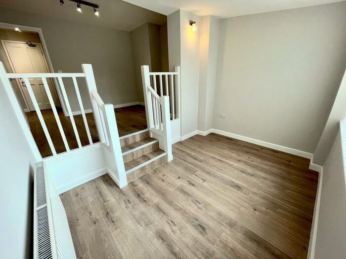 2 Bedroom Flat To Rent In Chester Road, Old Trafford, M16