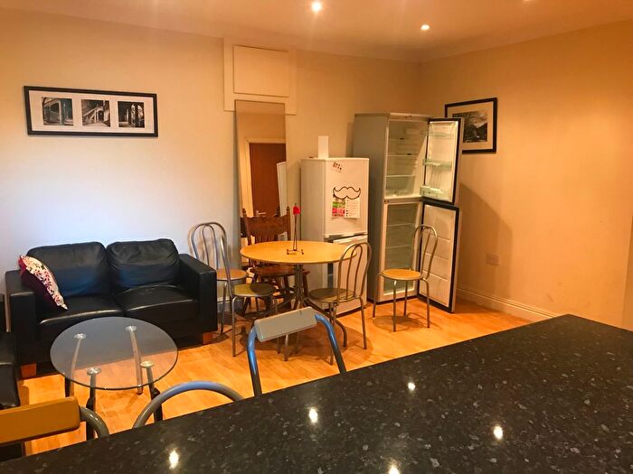 5 Bedroom Semi-Detached House To Rent In Rhondda Street, Swansea, SA1