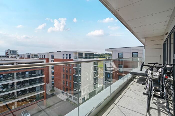 2 Bedroom Flat For Sale In Newbury Racecourse, Berkshire, RG14