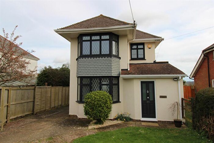 3 Bedroom House For Sale In Newport Road, Cowes, PO31