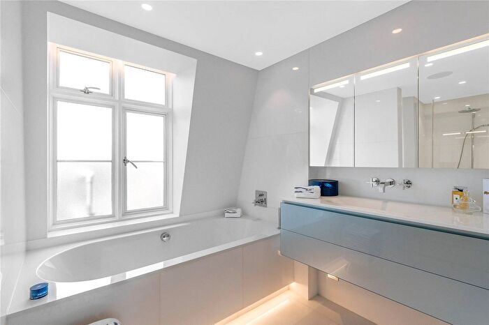 2 Bedroom Flat To Rent In Chesterfield Gardens, London, W1J