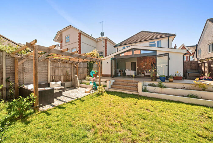 3 Bedroom Semi Detached House For Sale In York Road, Guildford, GU1