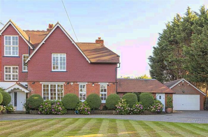 5 Bedroom Semi-Detached House To Rent In Totteridge Common, Totteridge, N20