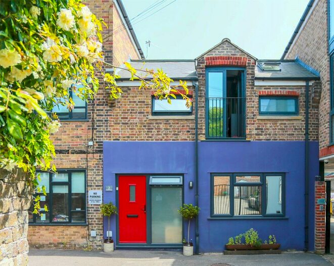 3 Bedroom Terraced House To Rent In Lauriston Road, Brighton, BN1