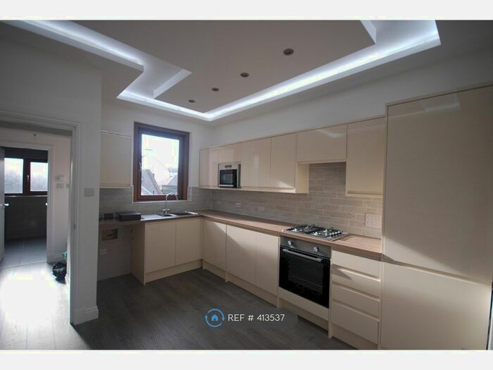 2 Bedroom Flat To Rent In Erskine Street, Buckhaven, Leven KY8