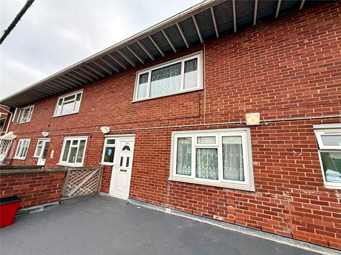 2 Bedroom Maisonette For Sale In South Street, Exeter, Devon, EX1