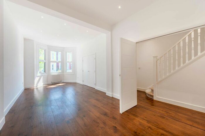 5 Bedroom Semi-Detached House To Rent In Osborne Road, Willesden Green, London, NW2