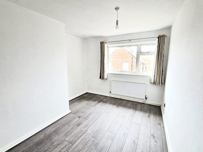5 Bedroom Semi-Detached House To Rent In Fairfax, Bracknell, Berkshire, RG42