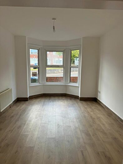 3 Bedroom Semi-Detached House To Rent In Romsey Road, Southampton, SO16