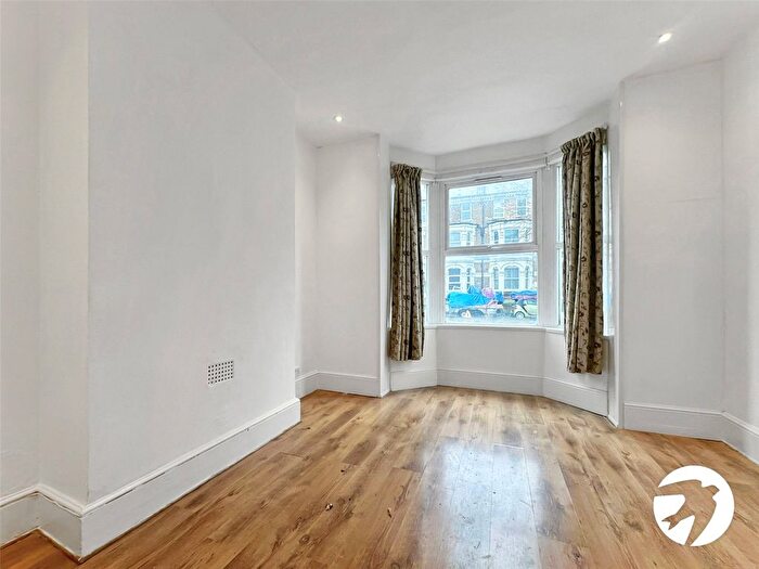 2 Bedroom Flat To Rent In Plumstead Common Road, London, SE18