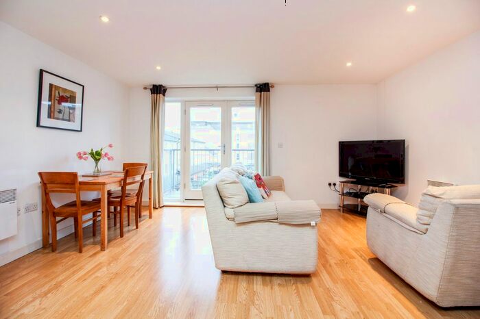 2 Bedroom Flat To Rent In Heathfield Court, Tredegar Road, London, E3