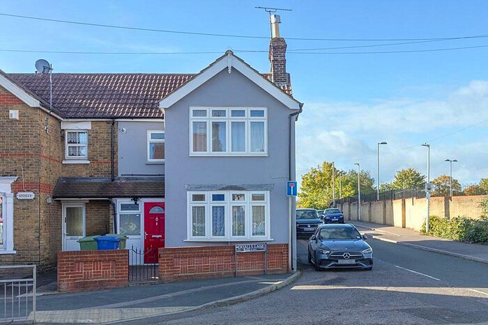 3 Bedroom End Of Terrace House To Rent In London Road, Sittingbourne, ME10