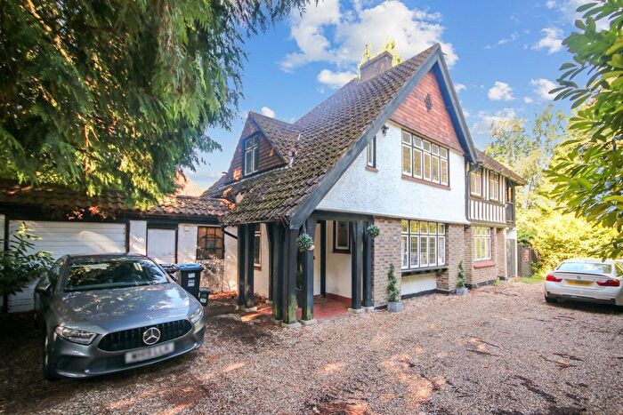 4 Bedroom Detached House For Sale In Copthorne Road, Felbridge, RH19