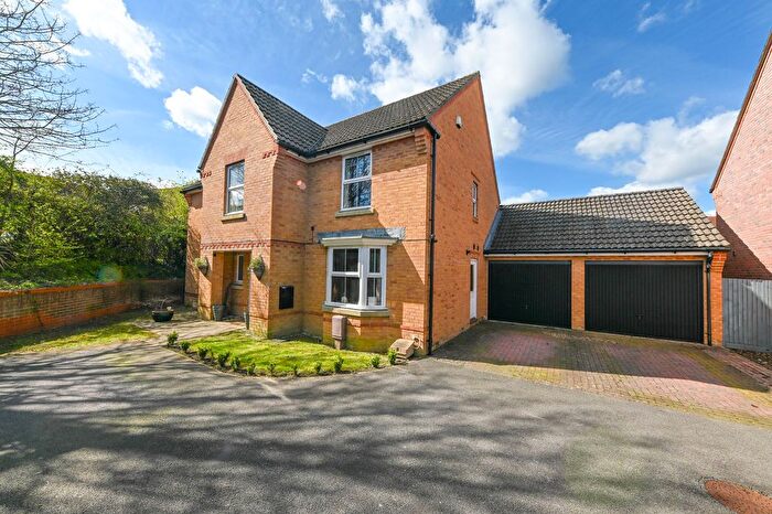 4 Bedroom Detached House For Sale In Sydney Way, Purbrook, PO7