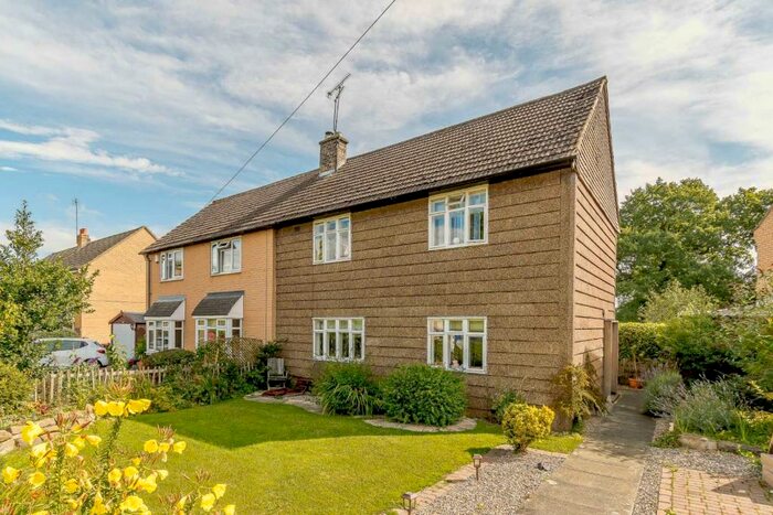 3 Bedroom Semi-Detached House For Sale In Kingsway, Huby, Oal, LS17