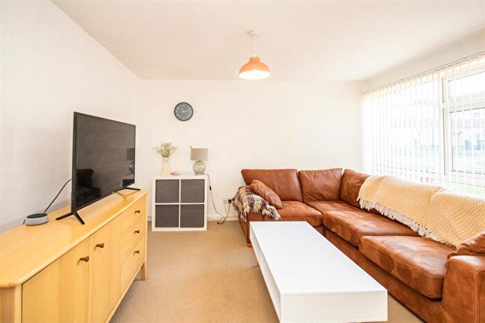 3 Bedroom Semi-Detached House To Rent In Kingswood Close, West Bridgford, Nottingham, Nottinghamshire, NG2