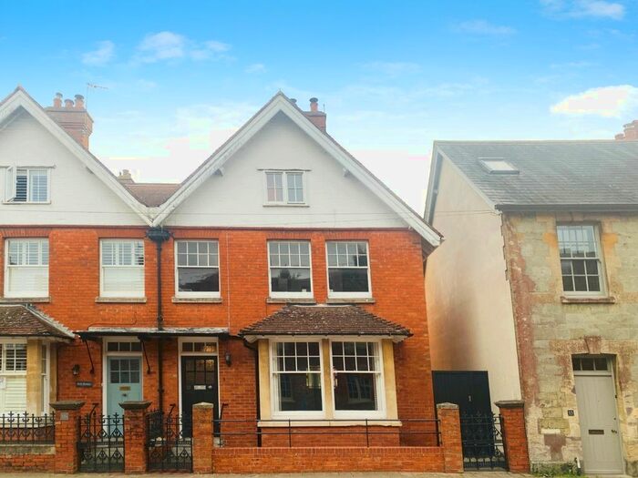 6 Bedroom Semi-Detached House To Rent In Salisbury Street, Shaftesbury, Dorset, SP7