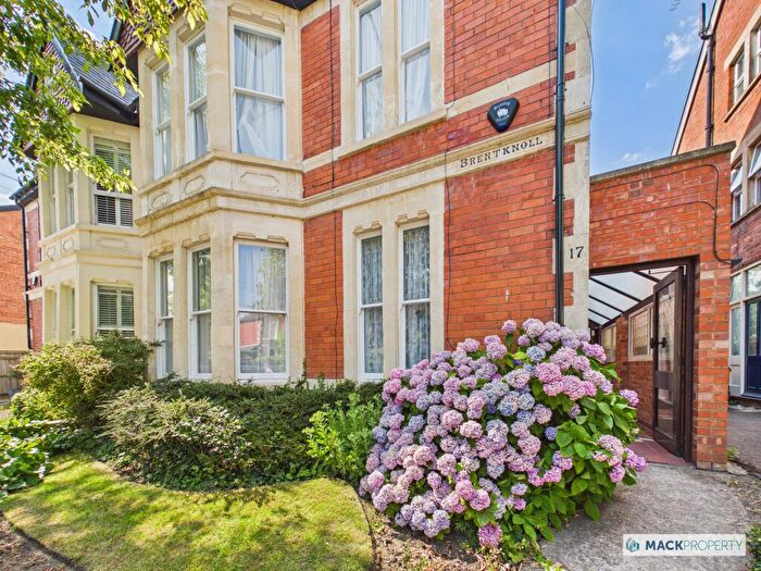 Studio To Rent In Glencairn Park Road, Cheltenham, GL50