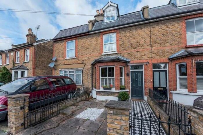 4 Bedroom House To Rent In Gibbon Road, KT2