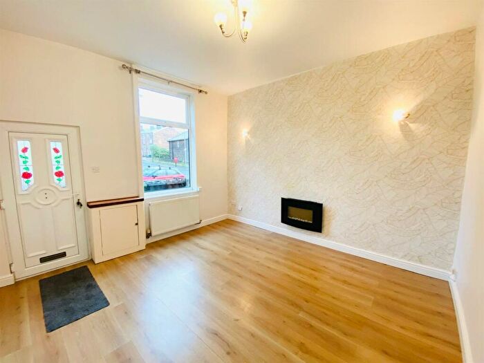 2 Bedroom End Of Terrace House For Sale In Cambridge Street, Stalybridge, SK15