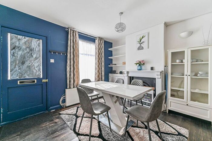 2 Bedroom Terraced House For Sale In Warren Road, Croydon, CR0