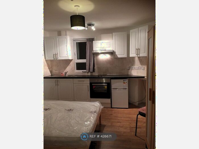 Studio To Rent In Archway Road, London, N6